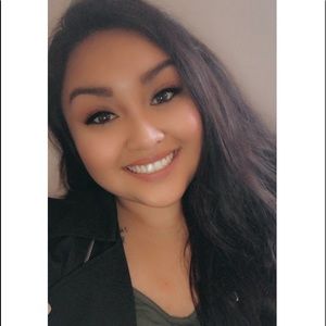 Meet your Posher, Alejandra